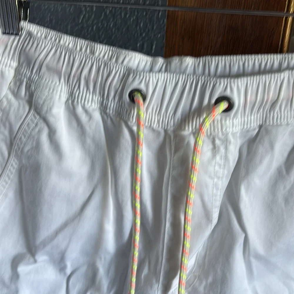 Union flat front elasticized waist white shorts size  small